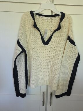 Lange Cream Open-Knit V-Neck Sweater with Navy Trim
